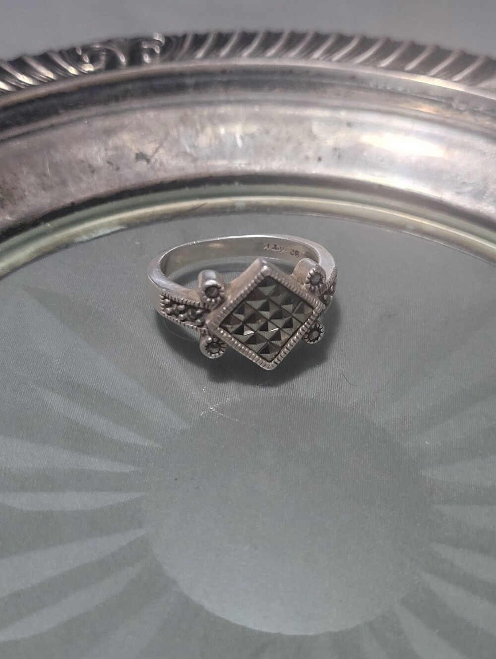 Sterling Silver Textured Diamond-Shaped Ring - Silver